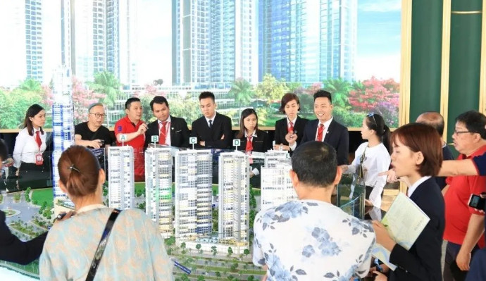 Công ty môi giới bất động sản