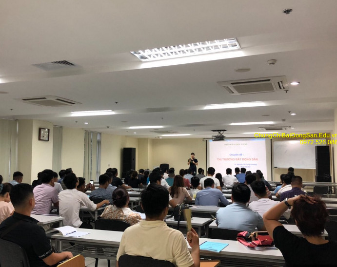 Lớp học môi giới bất động sản