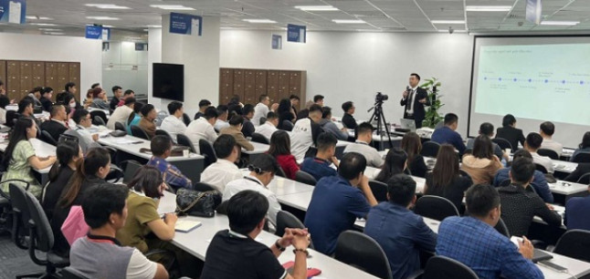 Học chứng chỉ môi giới bất động sản