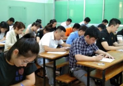 Thi chứng chỉ môi giới