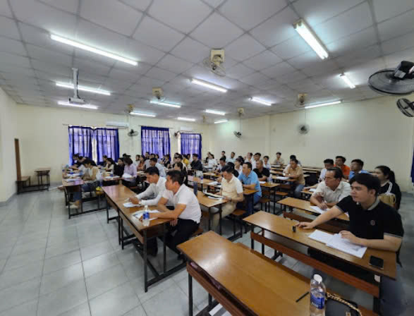 Học chứng chỉ bất động sản