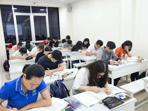 Học chứng chỉ môi giới