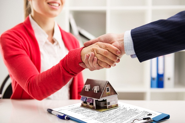 Làm môi giới đất có cần bằng cấp không?