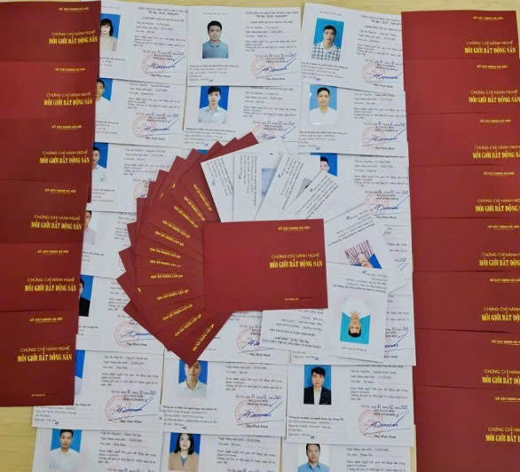 Bằng môi giới bất động sản