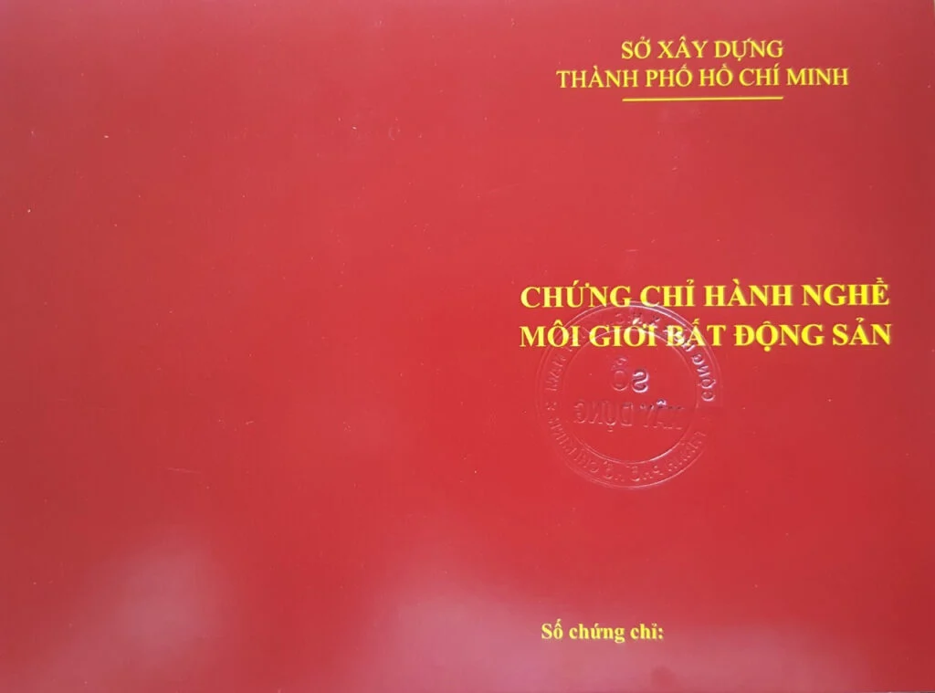 Chứng chỉ nghề môi giới bất động sản bắt buộc hành nghề không?