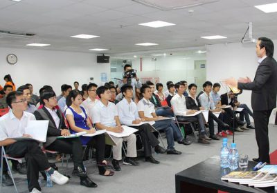Khóa học đào tạo BĐS được triển khai trên nền tảng nào?