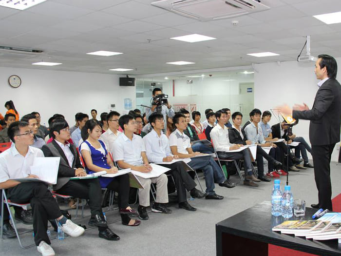 Khóa học đào tạo BĐS được triển khai trên nền tảng nào?