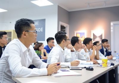 Khóa học chứng chỉ môi giới giúp nâng cao kỹ năng gì?
