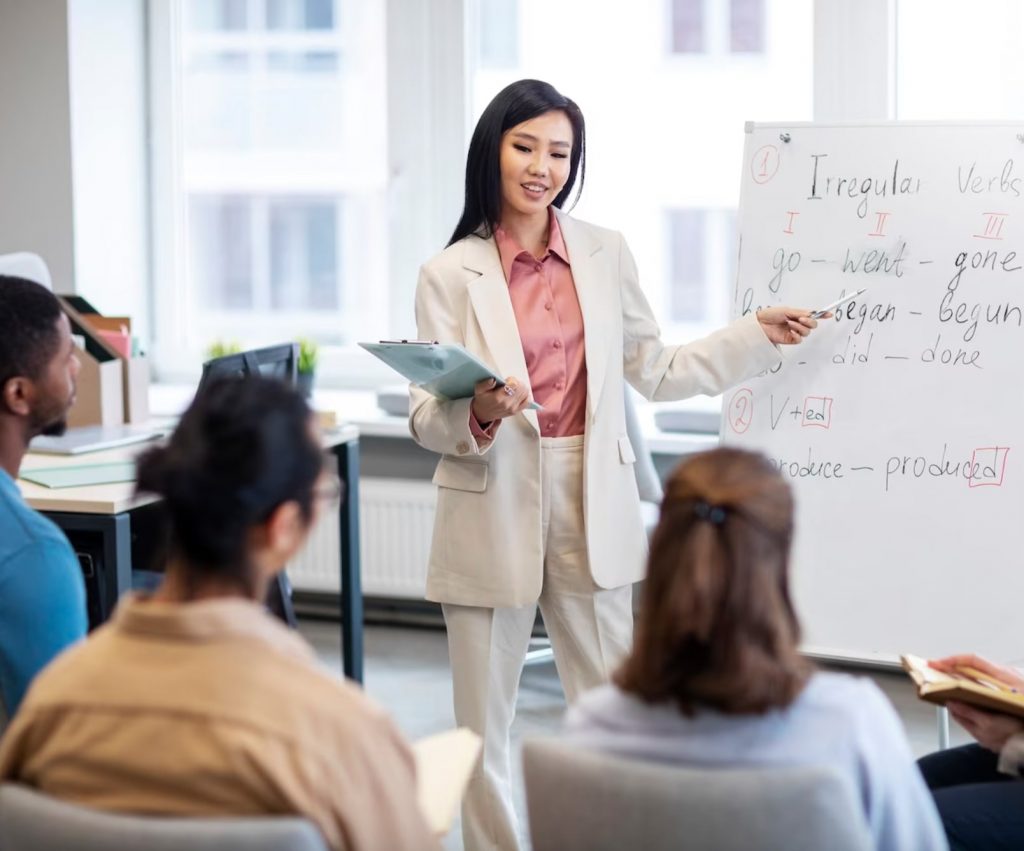 Khóa học chứng chỉ môi giới bất động sản có thời gian bao lâu?