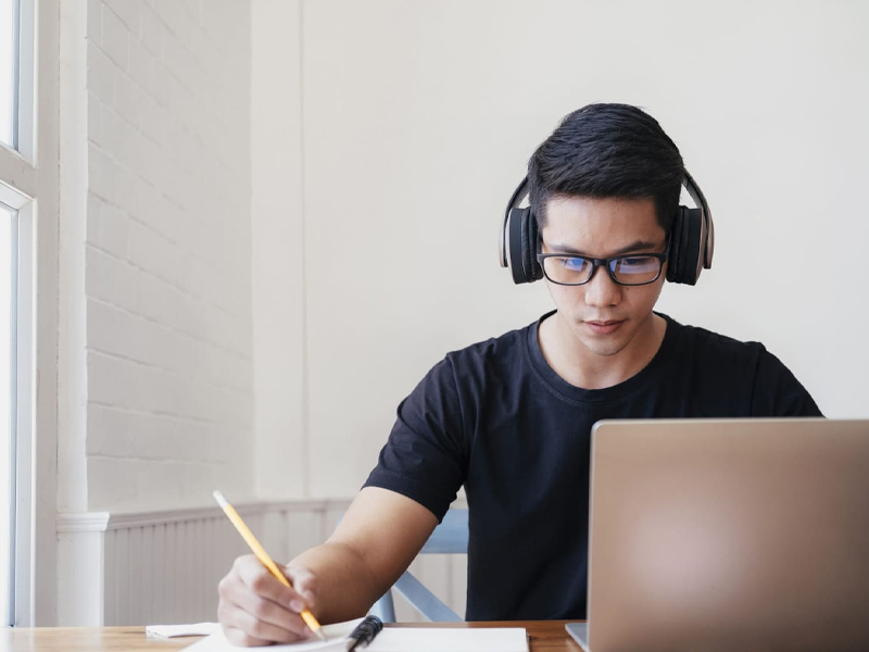 Khóa đào tạo chứng chỉ bất động sản kéo dài bao lâu?