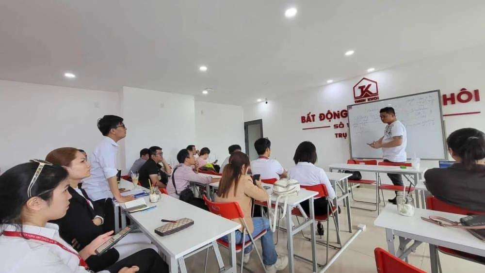 Thiên Khôi Tuyển Môi Giới Bất Động Sản
