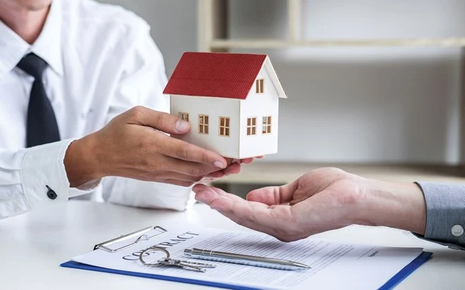 Những Người Cần Mua Đất